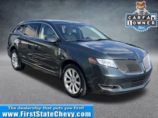 Used 2015 Lincoln MKT FWD image 1