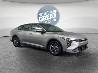 Certified 2025 Kia K4 LXS image 1