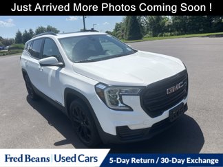 Used 2022 GMC Terrain SLE w/ Driver Convenience Package image 1