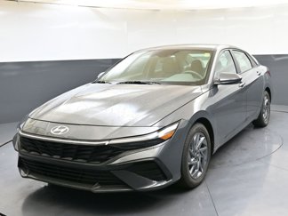 Used 2024 Hyundai Elantra SEL image 1
