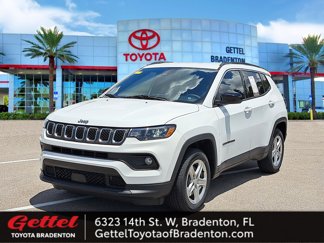 Used 2023 Jeep Compass Latitude image 1