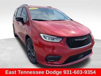 New 2025 Chrysler Pacifica Limited image 1