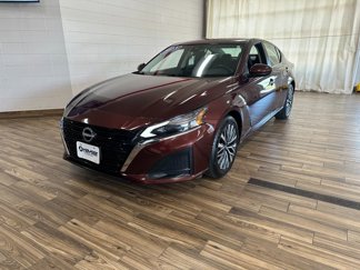 Used 2023 Nissan Altima 2.5 SV image 1