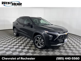 Used 2025 Chevrolet Trax LT w/ Driver Confidence Package image 1