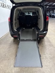 Used 2022 Chrysler Pacifica Touring-L image 1