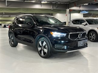 Used 2019 Volvo XC40 T5 Momentum image 1