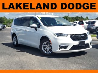 Used 2023 Chrysler Pacifica Touring-L image 1