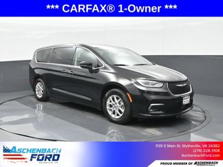Used 2023 Chrysler Pacifica Touring-L image 1