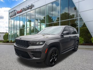 Used 2023 Jeep Grand Cherokee Altitude image 1