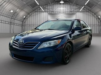 Used 2010 Toyota Camry LE image 1