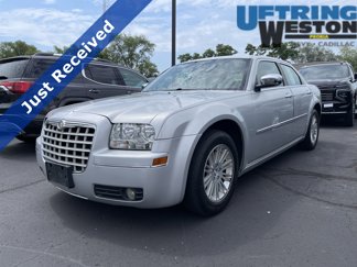 Used 2010 Chrysler 300 Touring w/ Comfort/Convenience Group image 1