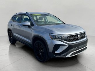New 2024 Volkswagen Taos SE image 1