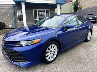 Used 2018 Toyota Camry LE image 1
