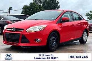 Used 2012 Ford Focus SE w/ SE Winter Pkg image 1