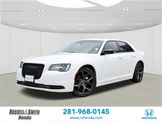 Used 2022 Chrysler 300 Touring w/ Sport Appearance Package image 1