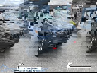 Used 2019 Jeep Cherokee Trailhawk image 1