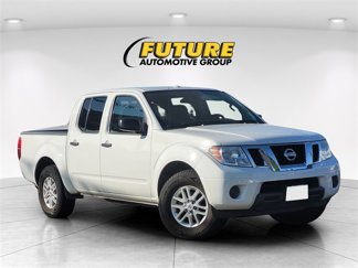 Used 2016 Nissan Frontier SV image 1