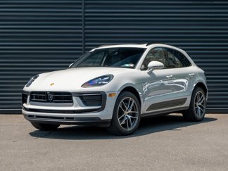 Used 2024 Porsche Macan image 1