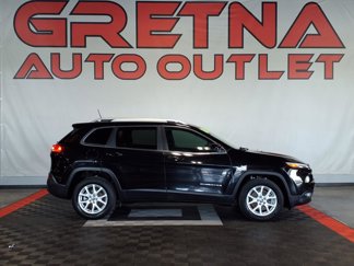 Used 2018 Jeep Cherokee Latitude Plus w/ Comfort/Convenience Group image 1