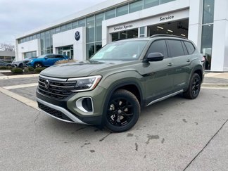 New 2025 Volkswagen Atlas Peak Edition SE image 1