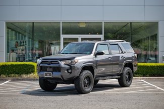 Used 2022 Toyota 4Runner SR5 Premium image 1