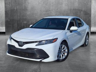 Used 2018 Toyota Camry LE image 1