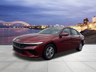 Used 2024 Hyundai Elantra SE image 1