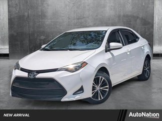 Used 2018 Toyota Corolla LE image 1