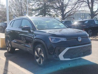 New 2025 Volkswagen Taos SE image 1