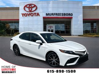 Used 2022 Toyota Camry SE image 1