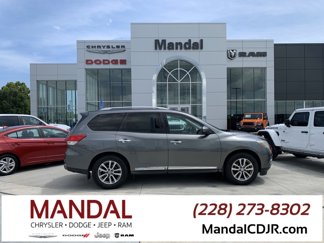 Used 2015 Nissan Pathfinder SL image 1