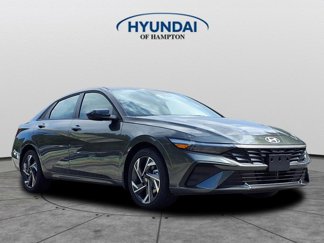 New 2025 Hyundai Elantra SEL image 1