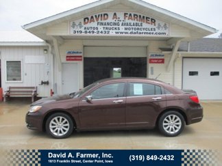 Used 2013 Chrysler 200 Limited image 1