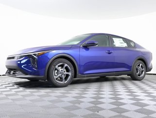 New 2025 Kia K4 LXS image 1