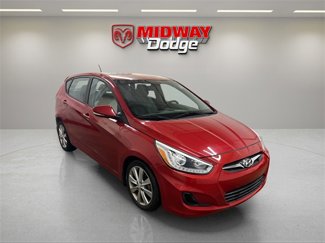 Used 2014 Hyundai Accent SE image 1