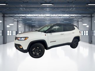 Used 2024 Jeep Compass Trailhawk image 1