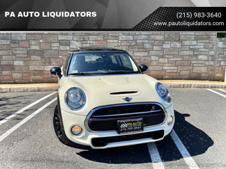 Used 2019 MINI Cooper S image 1