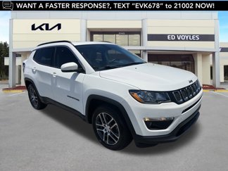 Used 2019 Jeep Compass Latitude image 1