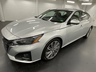 Used 2023 Nissan Altima 2.5 SL image 1
