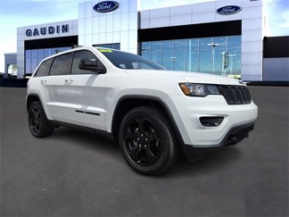 Used 2019 Jeep Grand Cherokee Laredo image 1