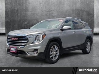 Used 2024 GMC Terrain SLT image 1