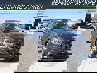 Used 2017 Ford Fusion SE image 1