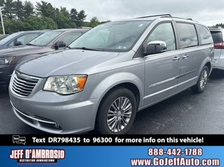Used 2013 Chrysler Town & Country Touring-L w/ Driver Convenience Group image 1