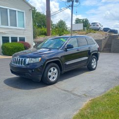 Used 2011 Jeep Grand Cherokee Laredo image 1
