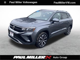 Used 2022 Volkswagen Taos SE image 1