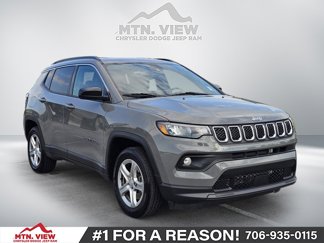Used 2023 Jeep Compass Latitude image 1