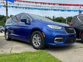 Used 2021 Chrysler Pacifica Touring w/ Cold Weather Group image 1