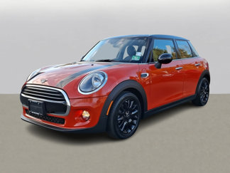 Used 2019 MINI Cooper 4-Door Hardtop w/ Signature Upholstery Package image 1