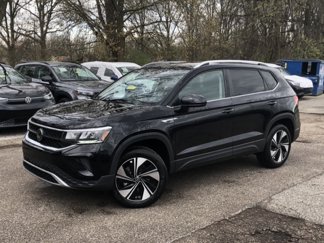 New 2024 Volkswagen Taos SE image 1