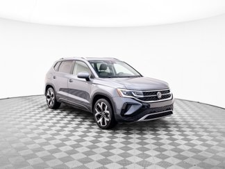 Used 2022 Volkswagen Taos SEL image 1